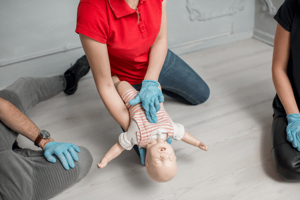 Formation premiers secours nourrisson et enfant à Annecy | Sabine Collot, puéricultrice